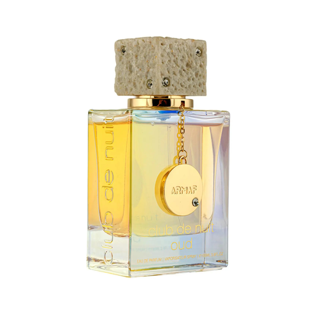 The Armaf Club de Nuit Oud 105ml Eau De Parfum for men boasts a cork-like cap and gold charm, highlighting the opulence of Cambodian Oud.